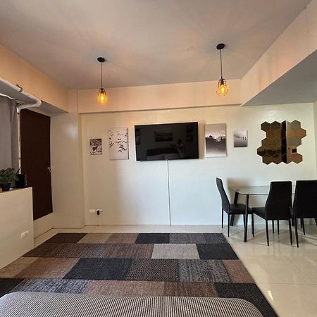 One Palm Tree Villas Short Walk Via Runway Manila Naia T3 Pasay Esterno foto