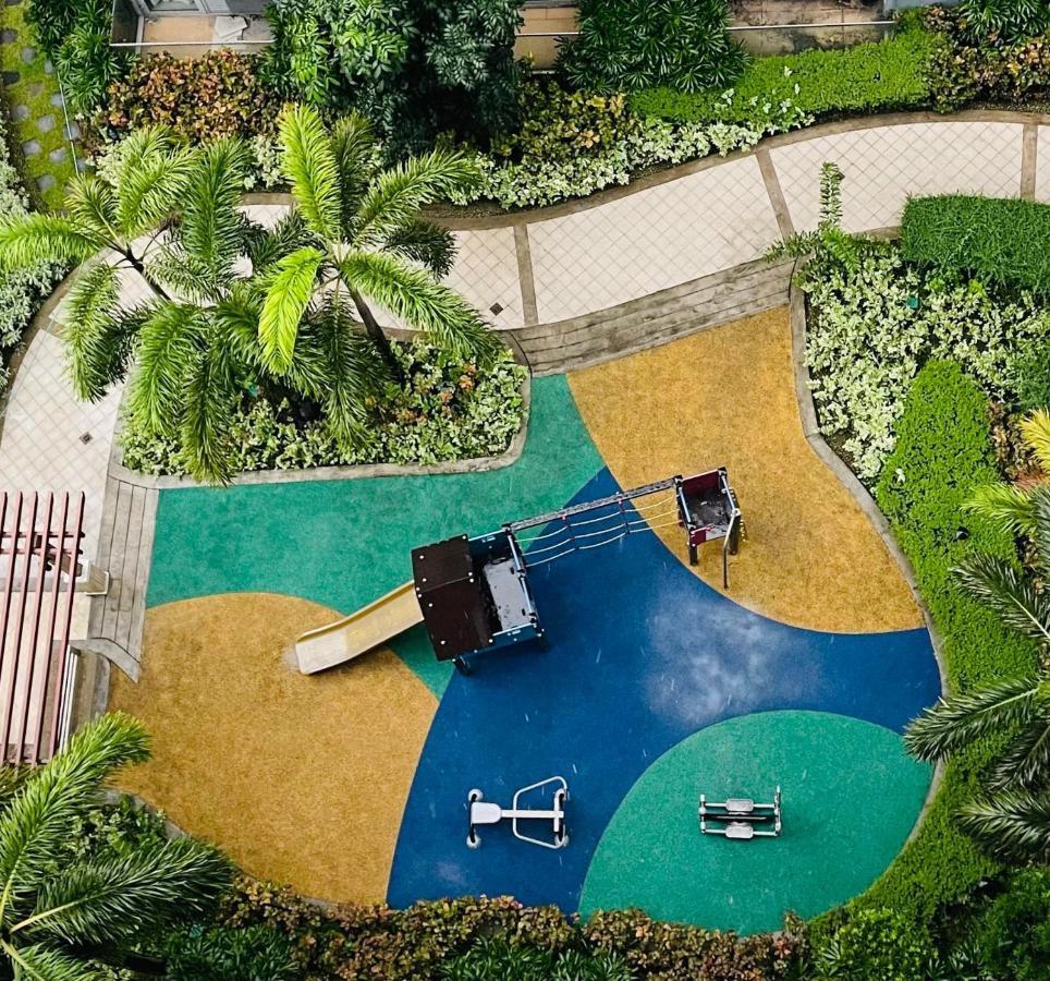 One Palm Tree Villas Short Walk Via Runway Manila Naia T3 Pasay Esterno foto
