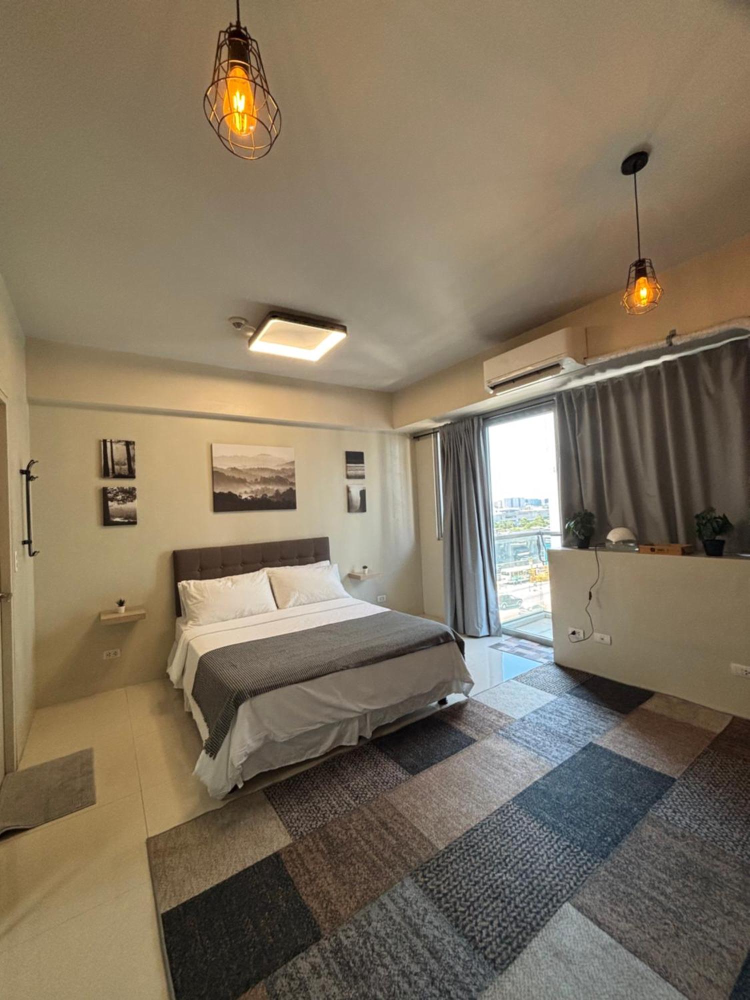 One Palm Tree Villas Short Walk Via Runway Manila Naia T3 Pasay Esterno foto