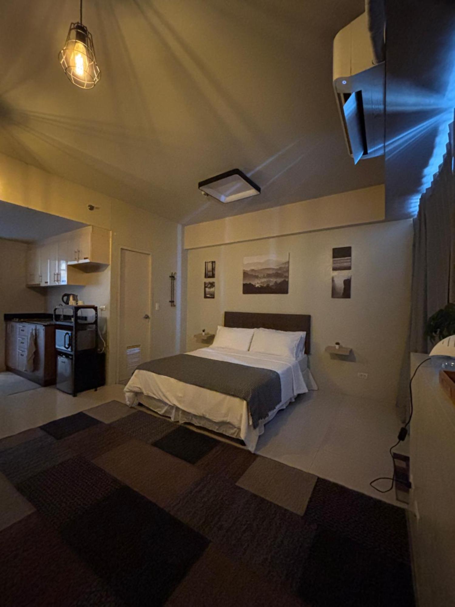 One Palm Tree Villas Short Walk Via Runway Manila Naia T3 Pasay Esterno foto